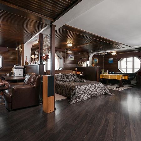 The Sky Loft Apartment Киев Екстериор снимка