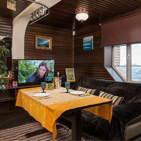 The Sky Loft Apartment Киев Екстериор снимка