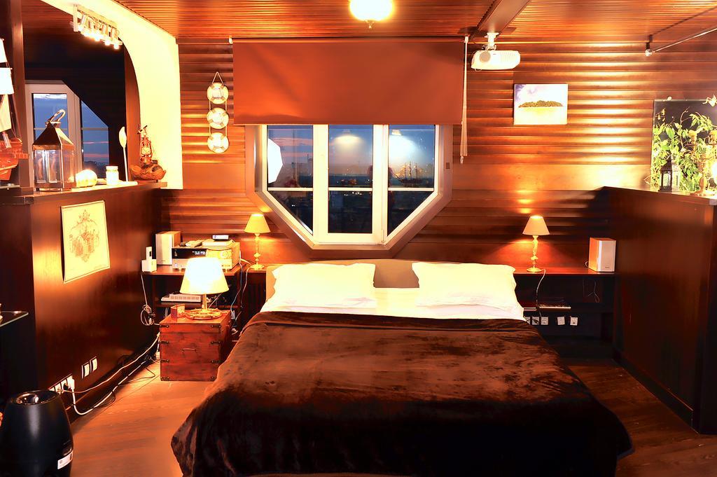 The Sky Loft Apartment Киев Екстериор снимка