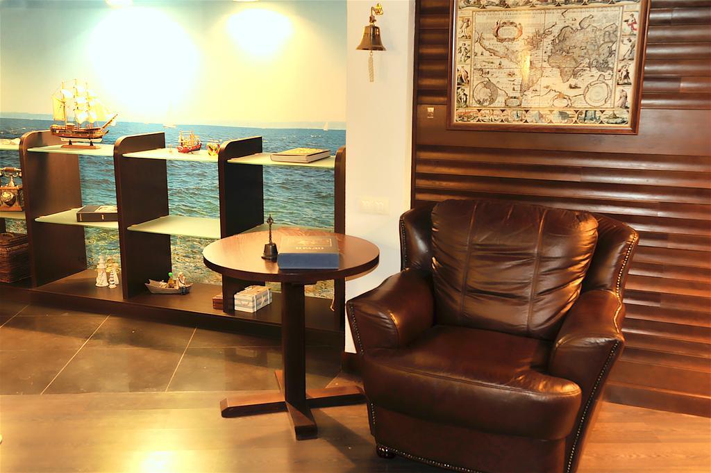 The Sky Loft Apartment Киев Екстериор снимка
