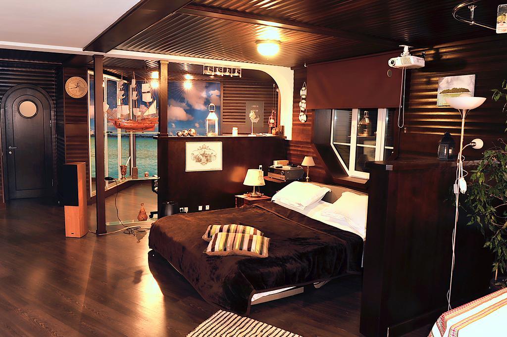 The Sky Loft Apartment Киев Екстериор снимка